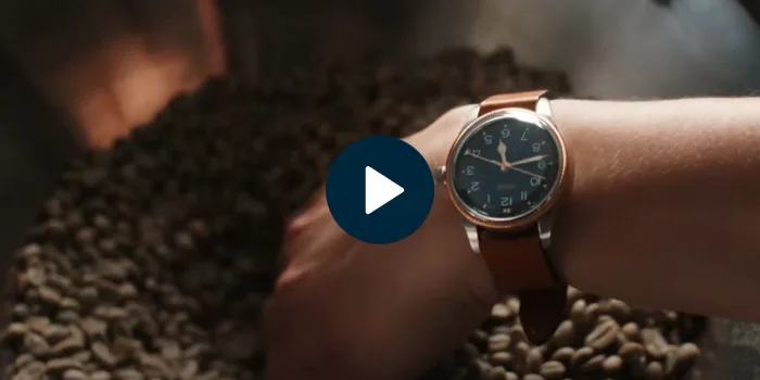 Oris Big Crown är en klassisk klocka med en distinkt design, känd för sin stora krona som underlättar justeringar, även med handskar. Med en robust konstruktion och en tydlig urtavla är den både stilren och funktionell. Utrustad med ett schweiziskt automatverk erbjuder Big Crown pålitlighet och precision, vilket gör den till en tidlös favorit bland klockentusiaster.