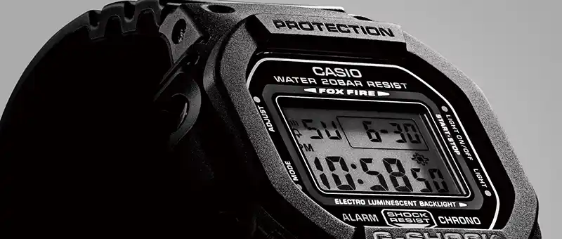 Casio G-Shock närbild på digital display